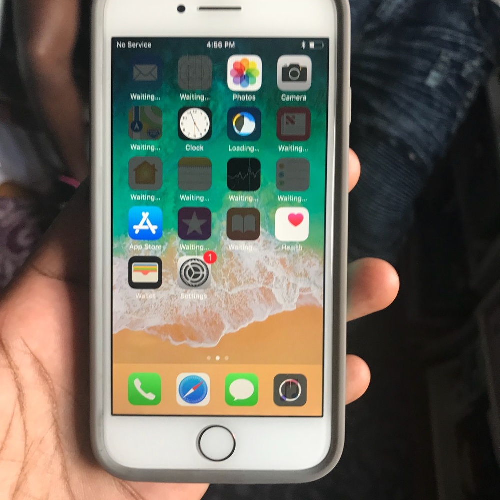iPhone 8 - Picture 4 of 8